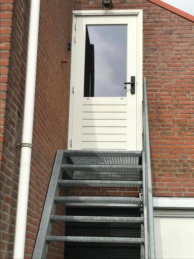Voormalig Politiebureau Gebruik Welnesstuin Tegen Betaling Panzió Ouddorp Kültér fotó